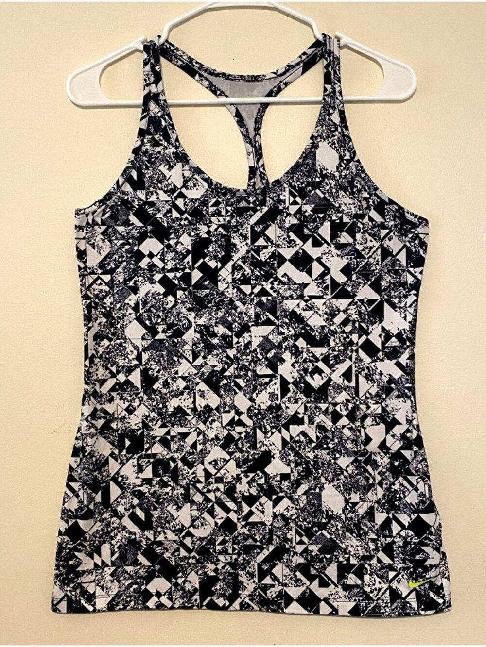 Women's Nike Dri-Fit Black/White Geometric Pattern Racerback Tank Top Sz Medium